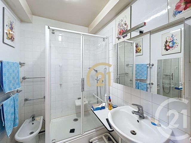 Appartement F4 à vendre - 4 pièces - 77.09 m2 - CACHAN - 94 - ILE-DE-FRANCE - Century 21 Les Arcades