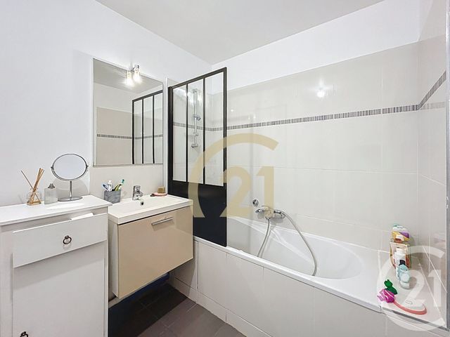 Afficher la photo en grand Appartement F3 à vendre - 3 pièces - 68.52 m2 - ARCUEIL - 94 - ILE-DE-FRANCE - Century 21 Les Arcades