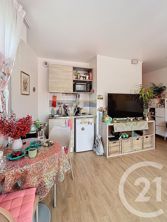 Appartement F1 à vendre - 1 pièce - 29.0 m2 - CACHAN - 94 - ILE-DE-FRANCE - Century 21 Les Arcades